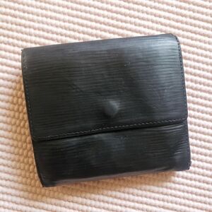 Louis Vuitton Epi Elise Wallet - Black